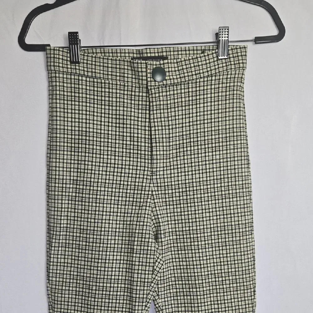 Zara Dark Green and Cream Checkered/Plaid Cropped Pants - Picture 1 of 15